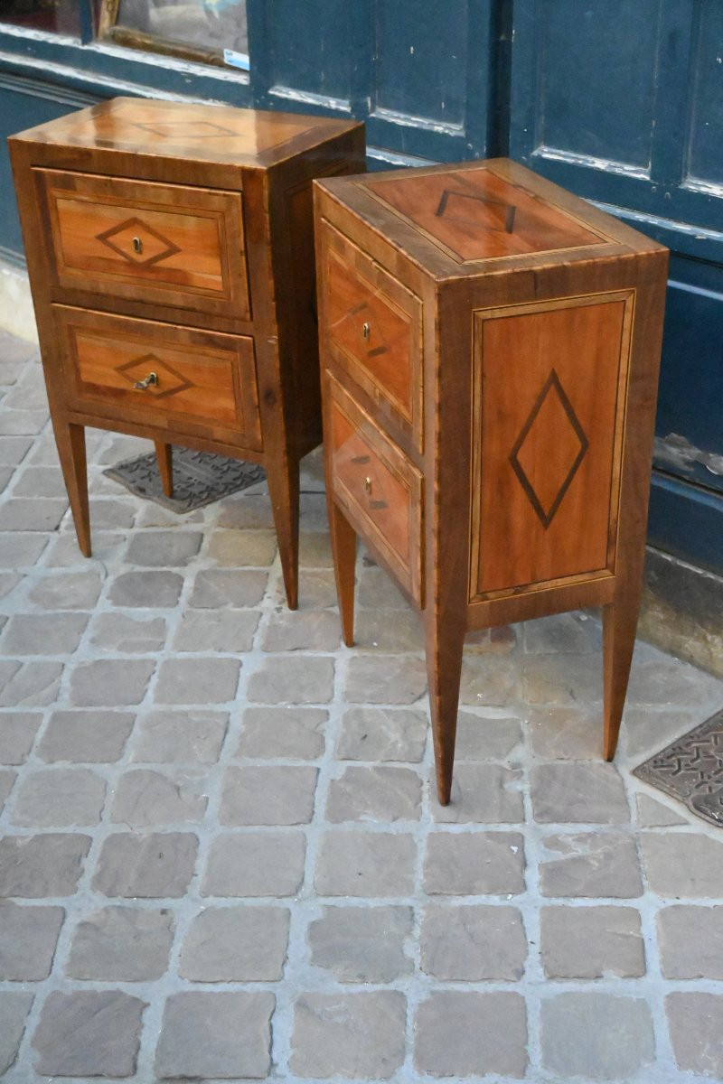 Paire de petites commodes italiennes fin XVIII-photo-4