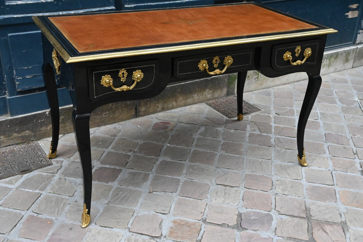 Bureau plat en bois noirçi d époque Regence  XVIII