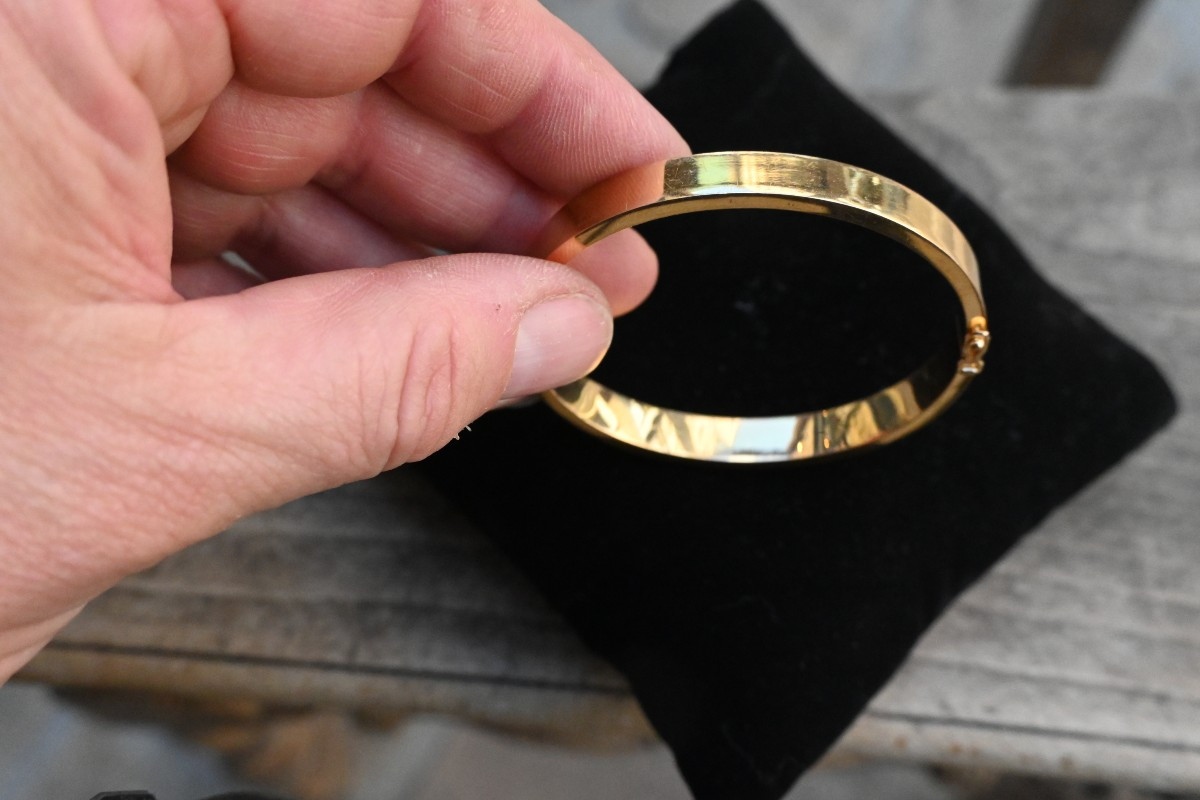 18 Kt Gold Bezel Bracelet