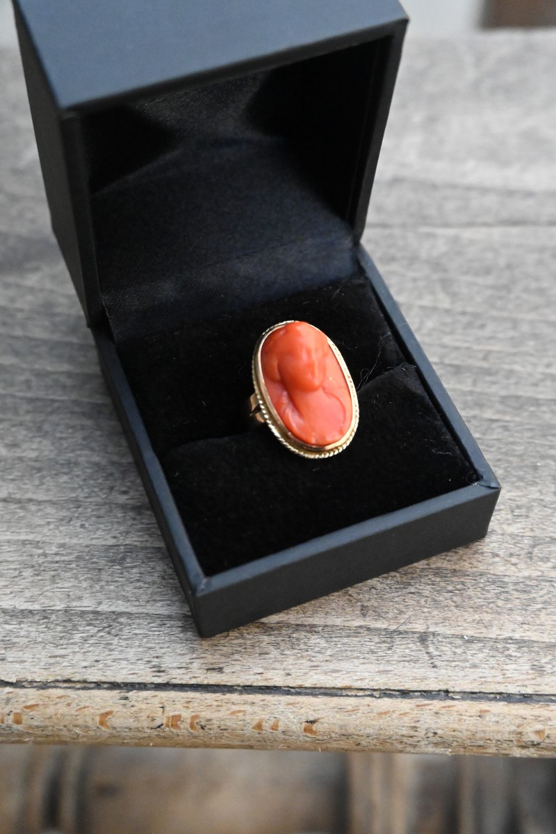 Woman's Cameo Ring In Coral XIX