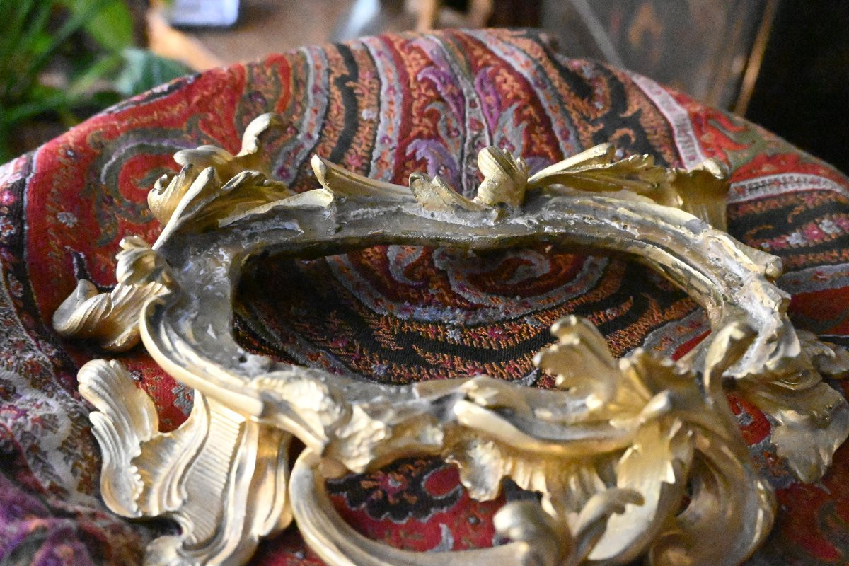 Elephant en porcelaine de la Chine , monture rocaille en bronze -photo-2