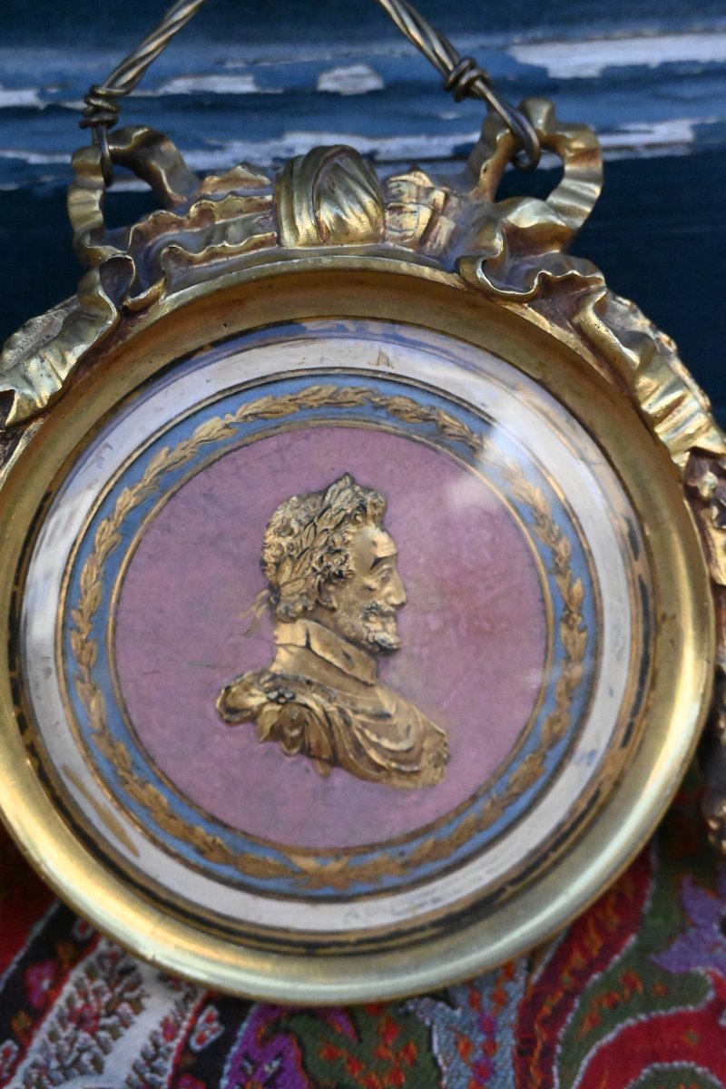 Gilded Bronze Frame With Profile Of Henri Iv-photo-2