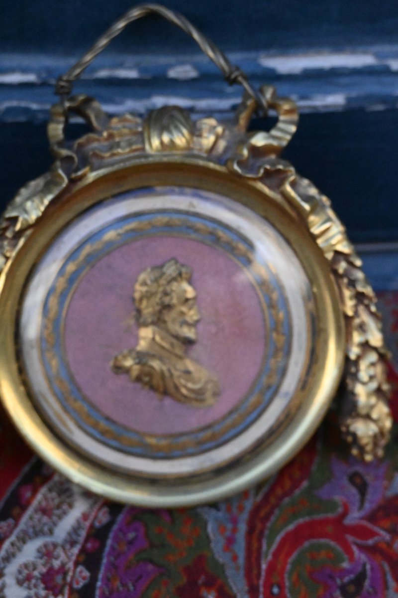 Gilded Bronze Frame With Profile Of Henri Iv-photo-3