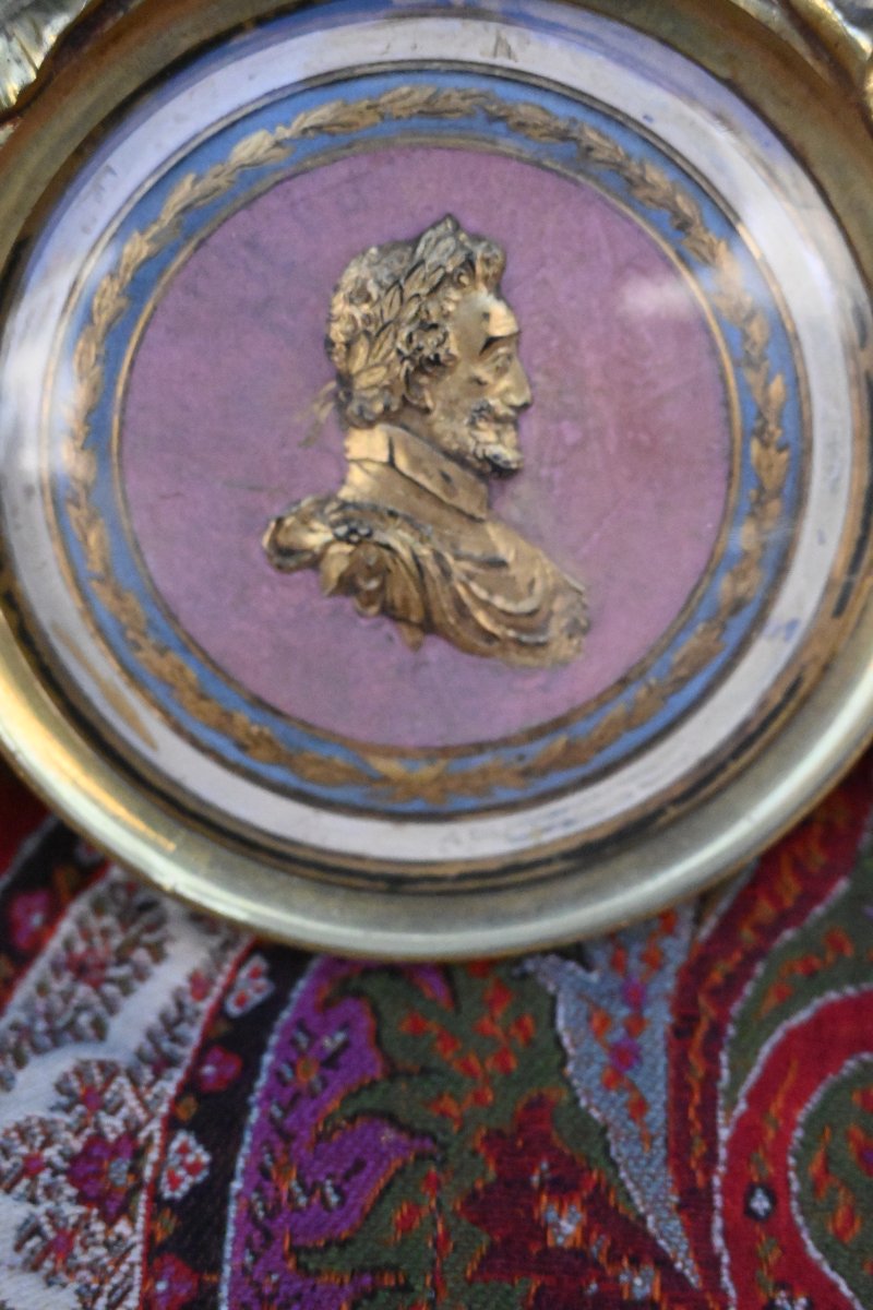 Gilded Bronze Frame With Profile Of Henri Iv-photo-1