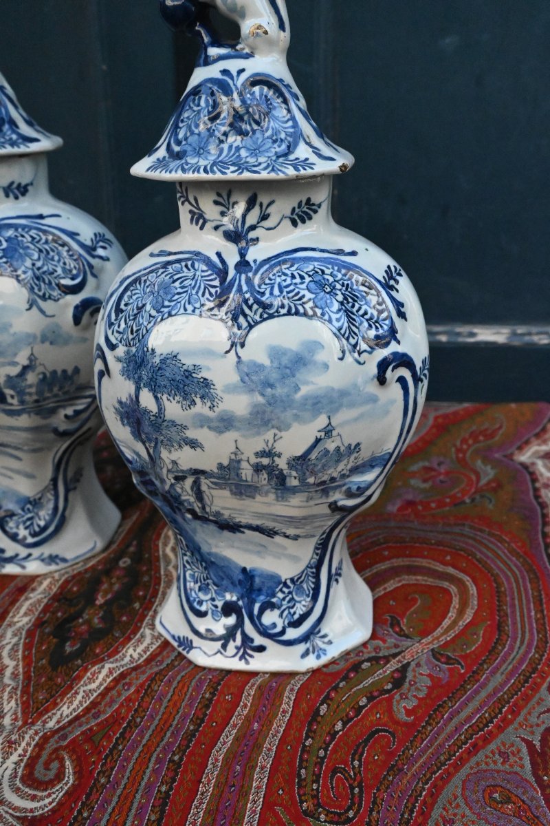 Paire de vases couverts en Delft XVIII-photo-3