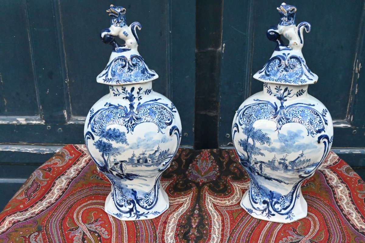 Paire de vases couverts en Delft XVIII-photo-4
