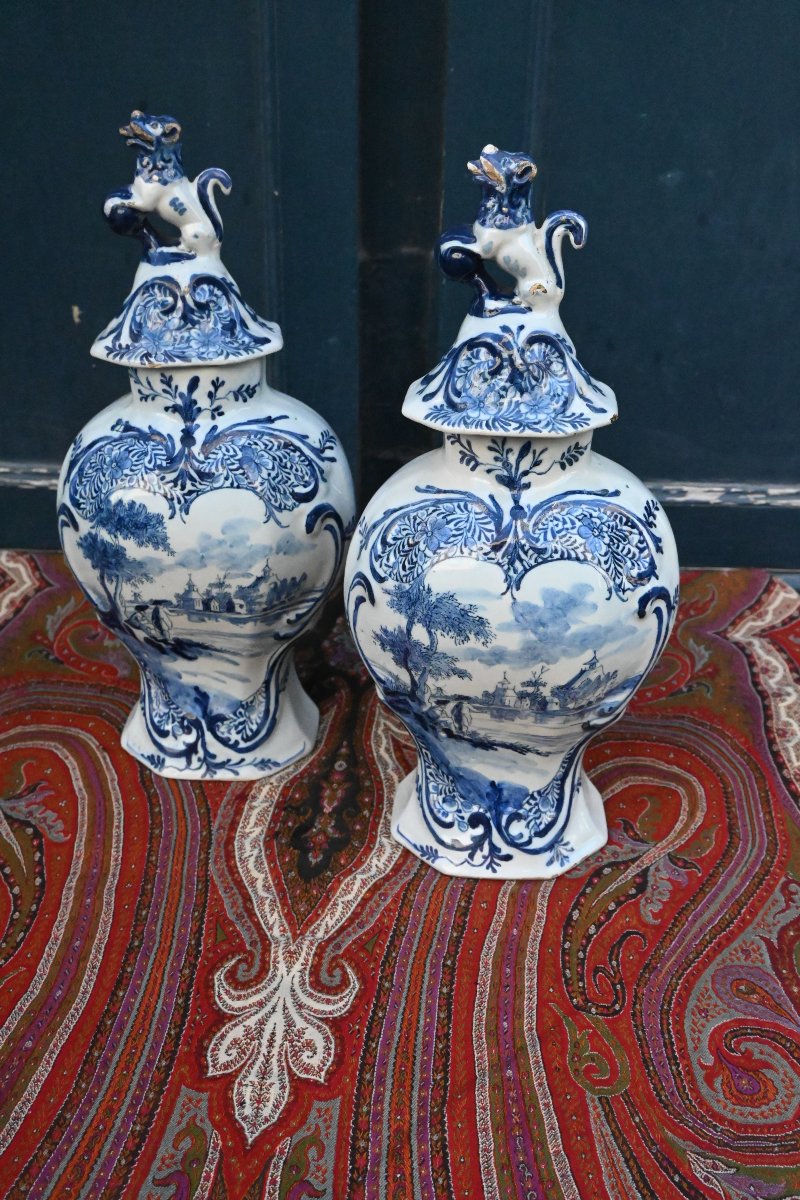 Paire de vases couverts en Delft XVIII-photo-2