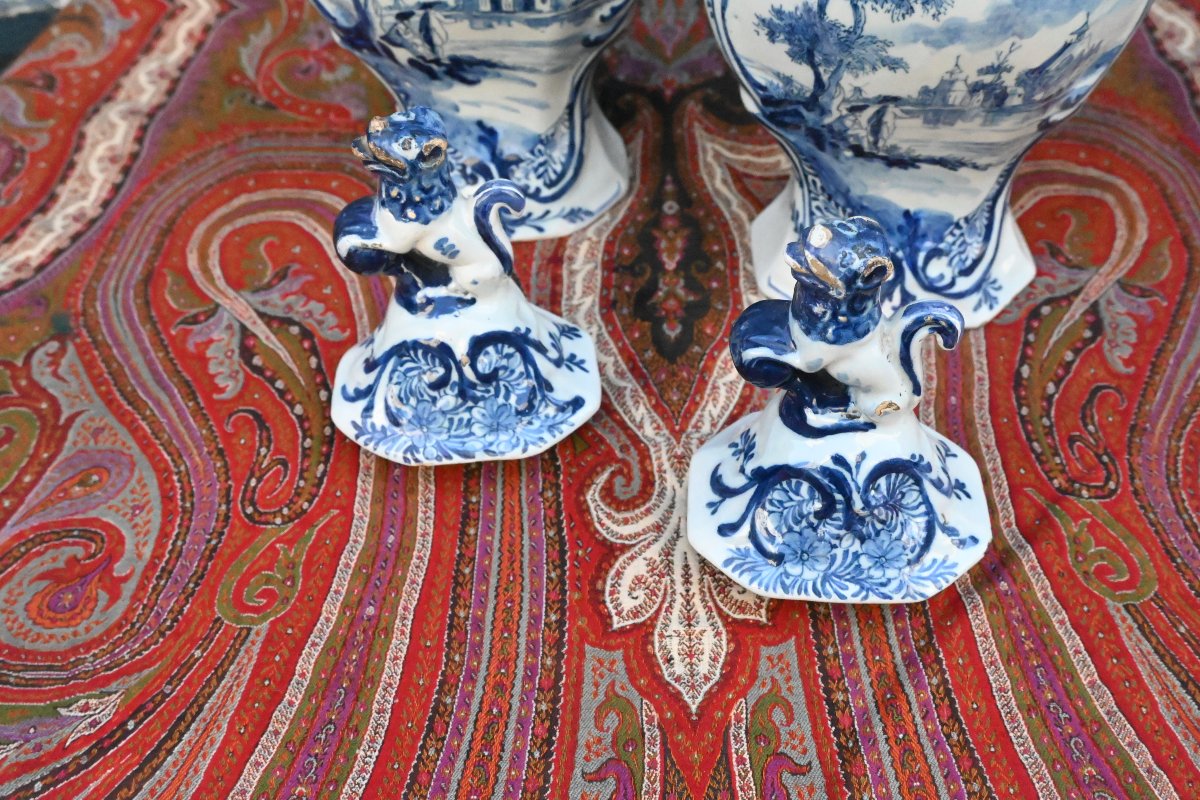 Paire de vases couverts en Delft XVIII-photo-3