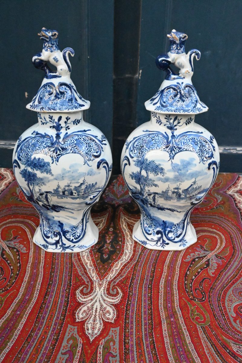 Paire de vases couverts en Delft XVIII-photo-8