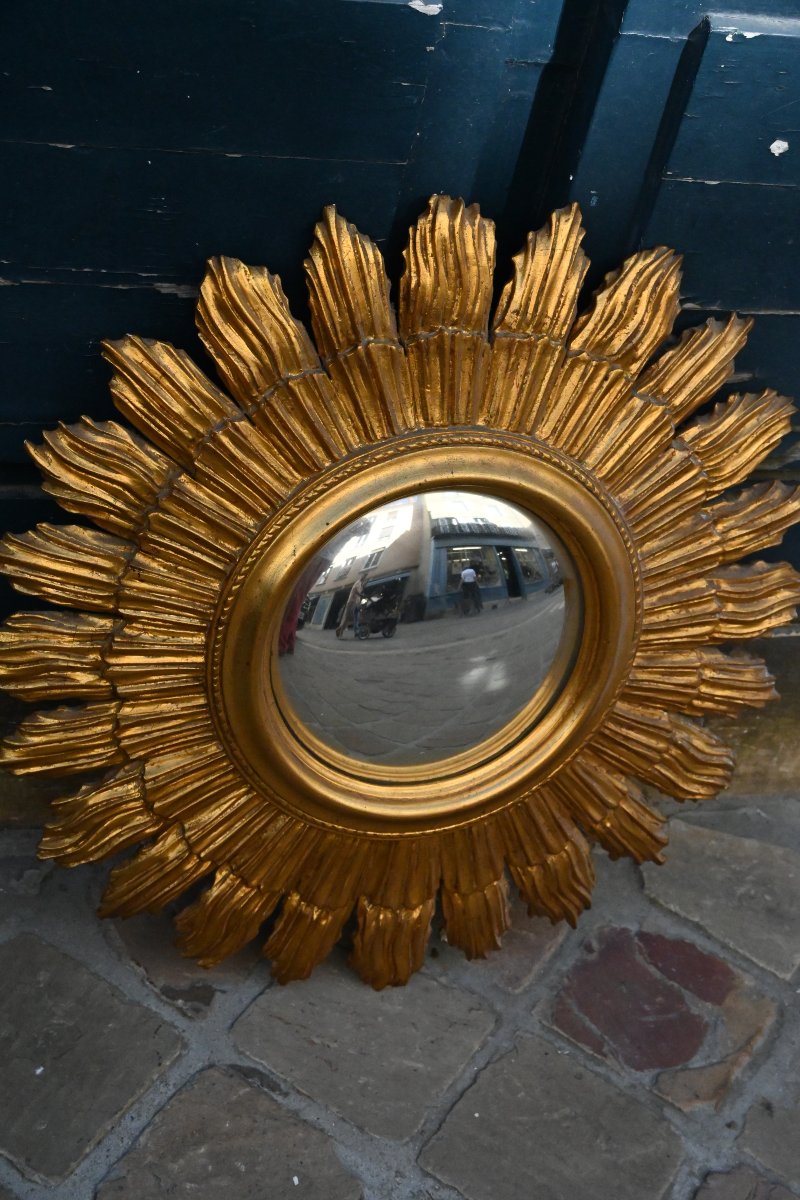 Miroir de sorcière en composition doré 