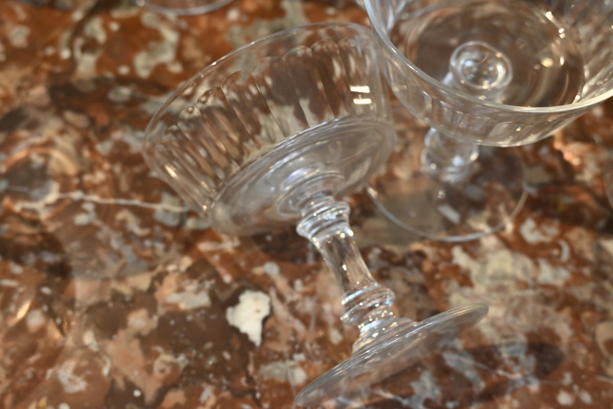Suite de 12 coupes en cristal de Baccarat XIX-photo-4