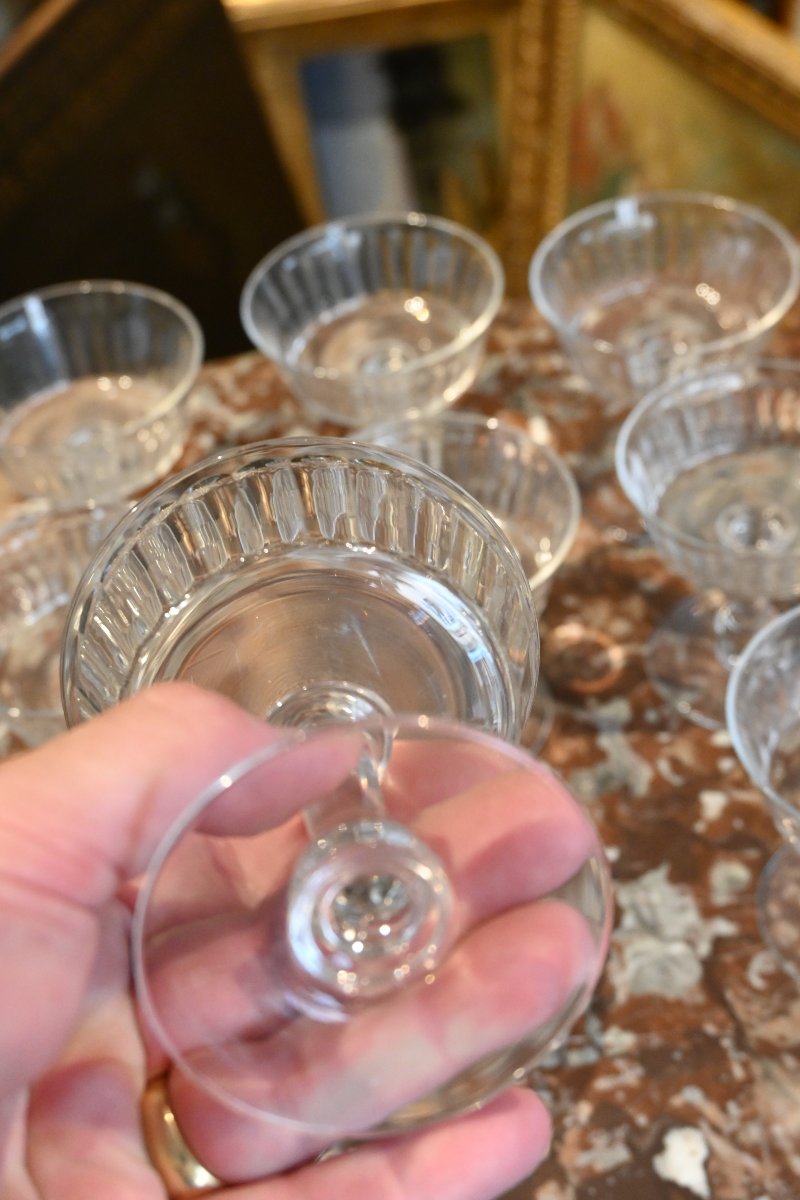 Suite de 12 coupes en cristal de Baccarat XIX-photo-3