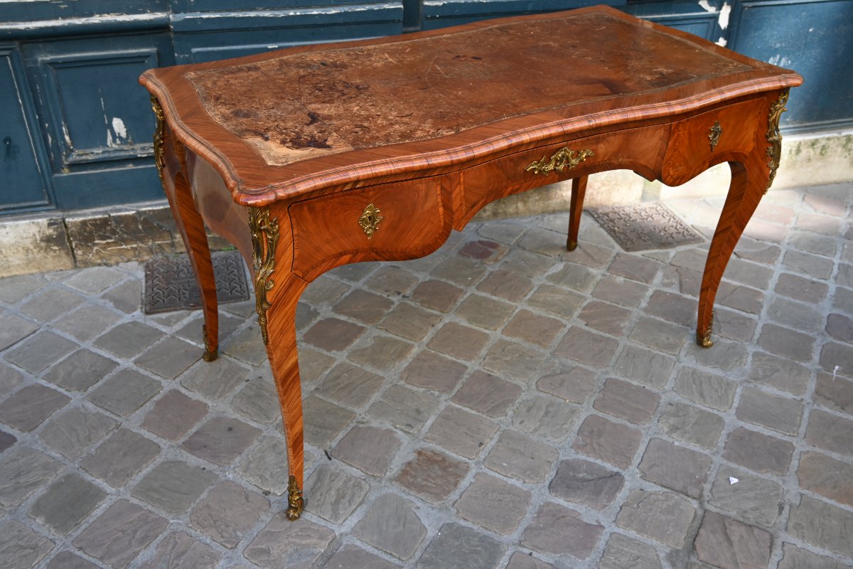 Bureau plat , en bois de rose , style Louis XV ,  Gênes XVIII