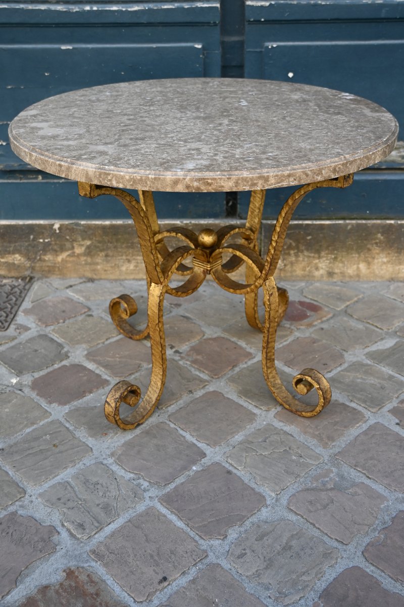 Table basse , fer forgé doré , dessus de marbre  vers 1940- 50  Maison Ramsay-photo-2
