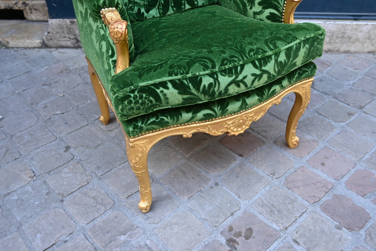 Large bergère en bois doré et velour vert de style Regence -photo-4