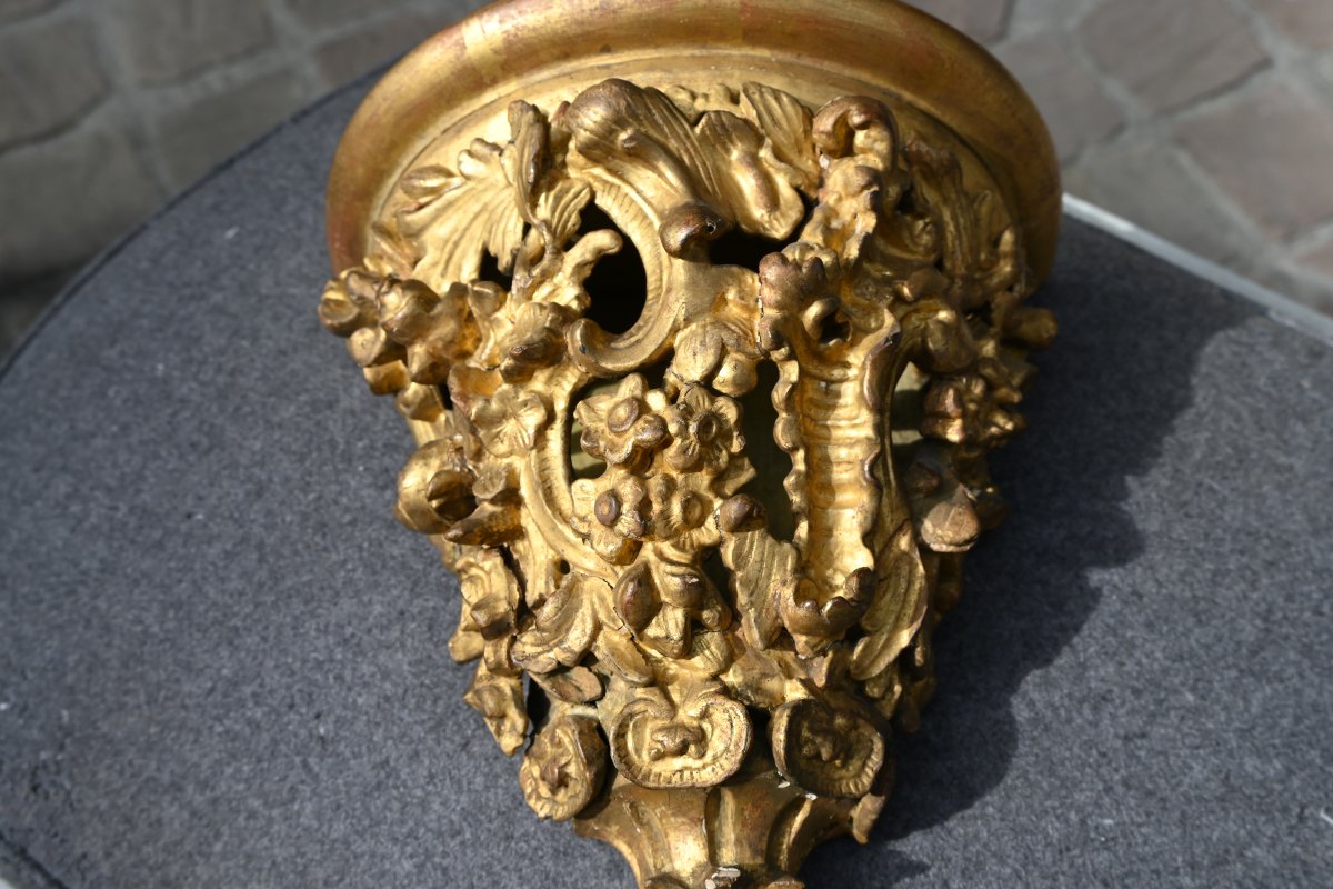 Console d applique en bois sculpté ajouré et doré d époque XVIII-photo-2