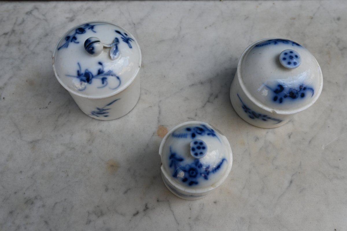 Three 18th-century Porcelain Powder Jars By Locré And Mennecy-photo-3