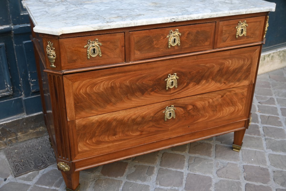 Elégante commode d époque Louis XVI , estampillée-photo-3