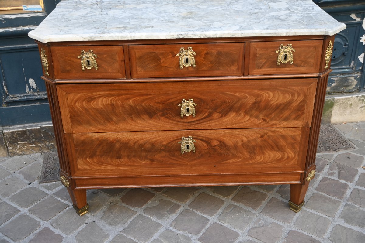 Elégante commode d époque Louis XVI , estampillée-photo-4