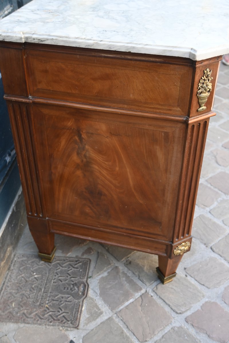 Elégante commode d époque Louis XVI , estampillée-photo-1