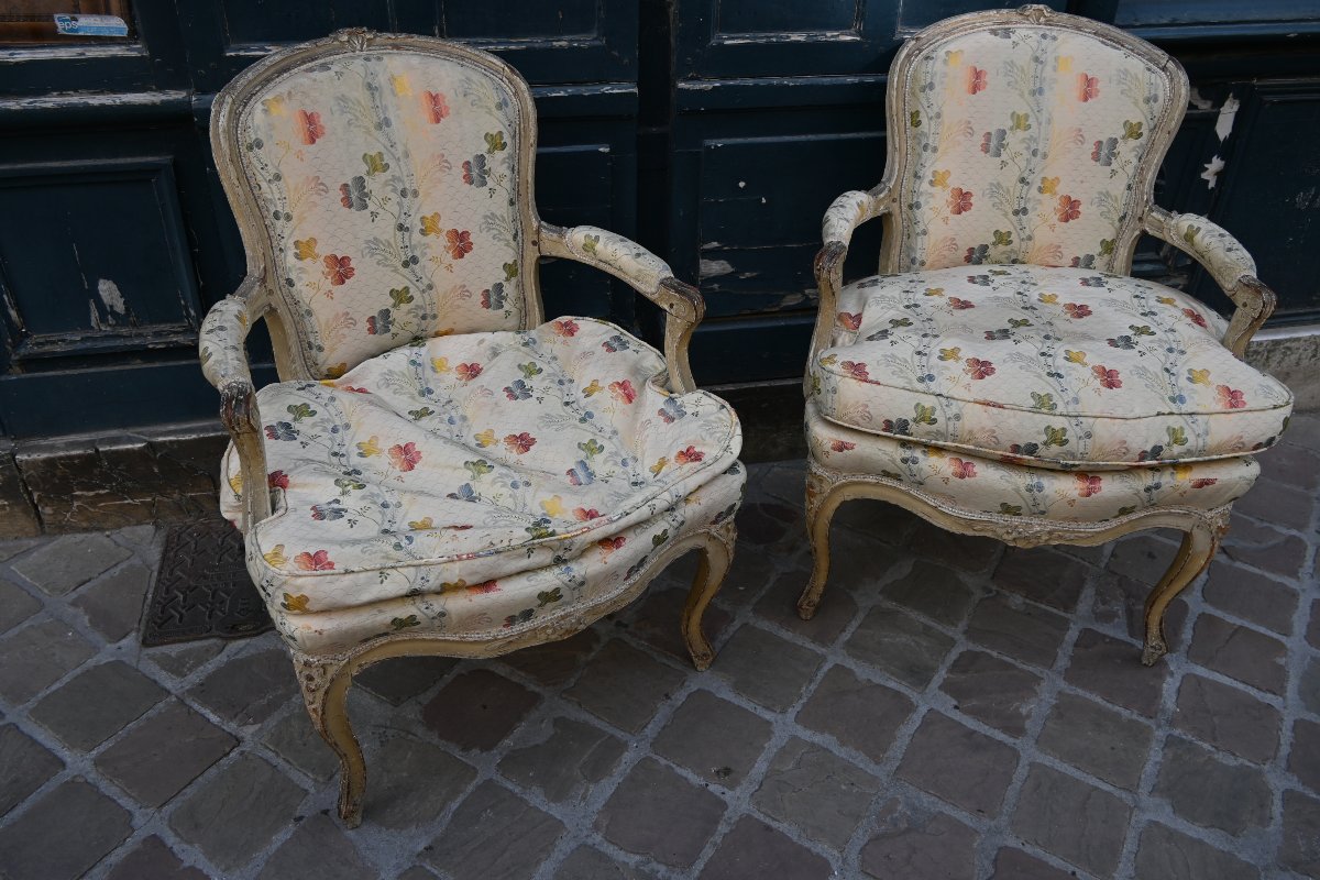 Paire de fauteuils estampillés de Mariette , d époque Louis XV