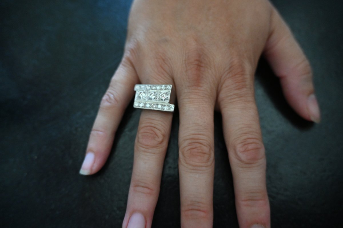 Importante et élégante bague  tank en platine et diamants vers 1930- 1940-photo-1