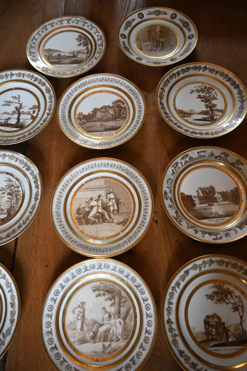 Rare ensemble de 11 assiettes en porcelaine de Locré avec Stone et Coquerel du début XIX