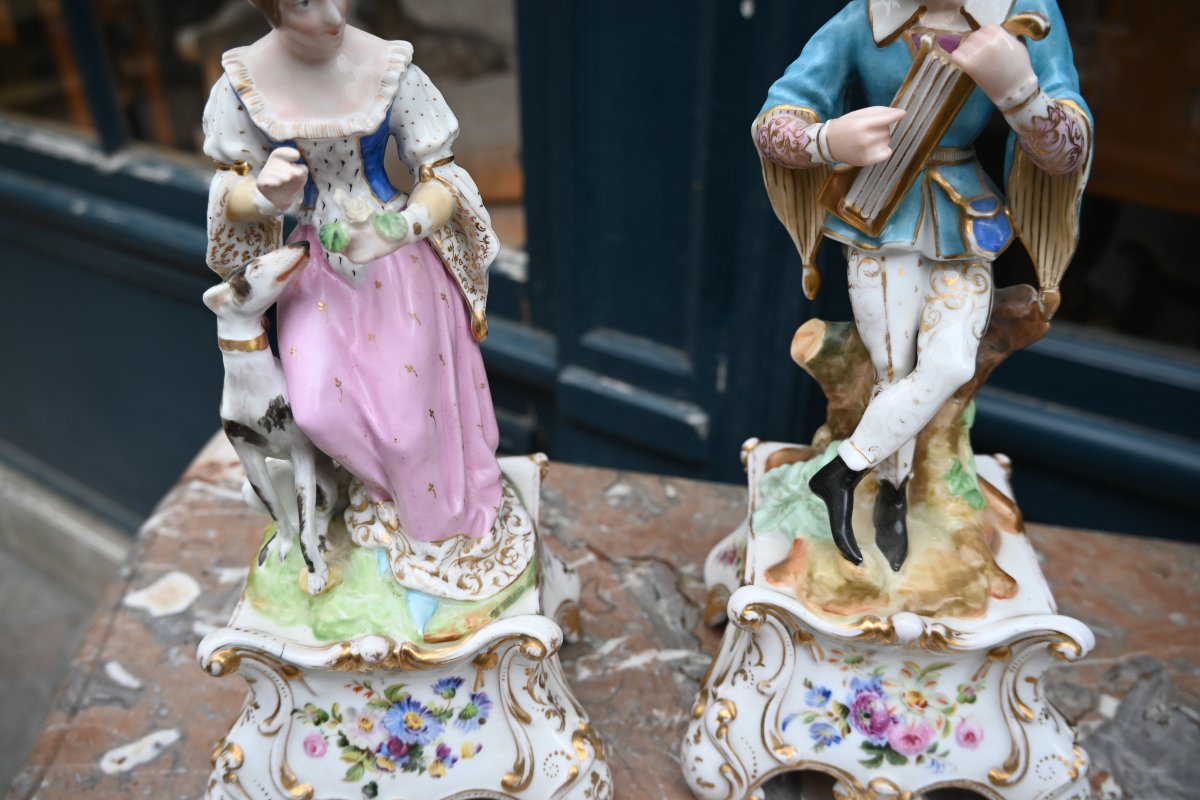 Paire de porte plume couple  deTroubadours en porcelaine Jacob Petit  XIX vers 1840-photo-2