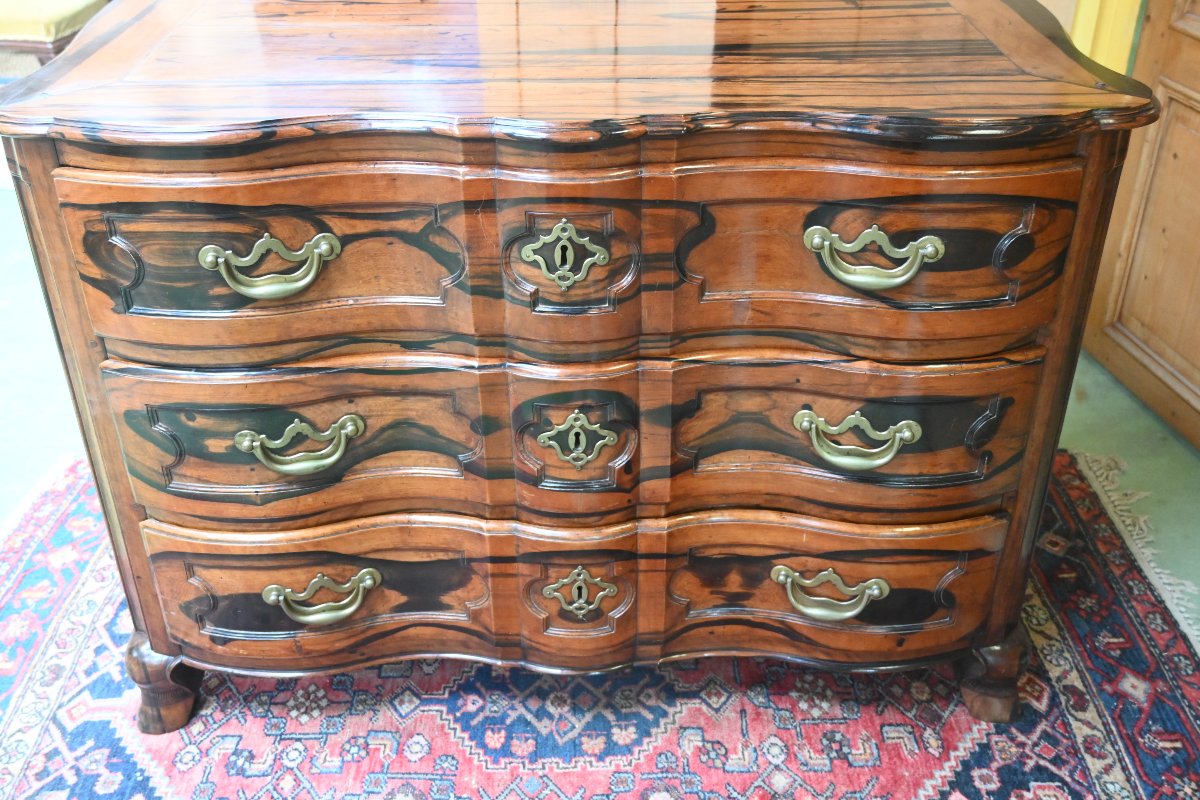 Rare commode de port en bois de gaiac   Saint  Malo XVIII