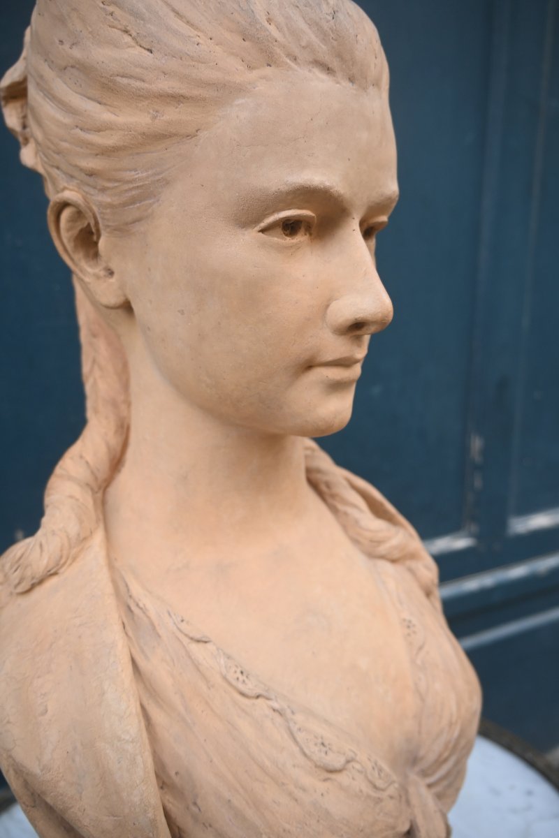 Elégant buste de jeune femme de la fin du XVIII  école française 