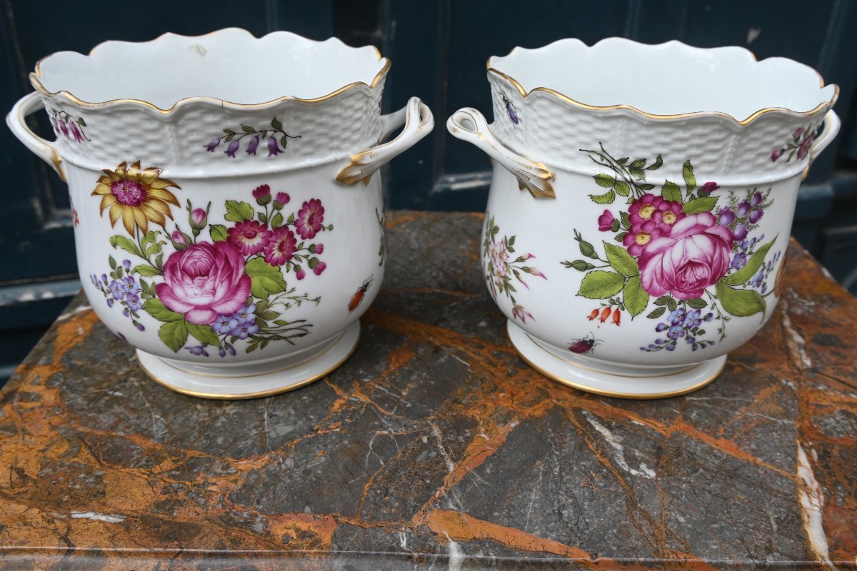 Paire de cache  pots ou rafraichissoirs en porcelaine dans le gout de Saxe par Samson-photo-1