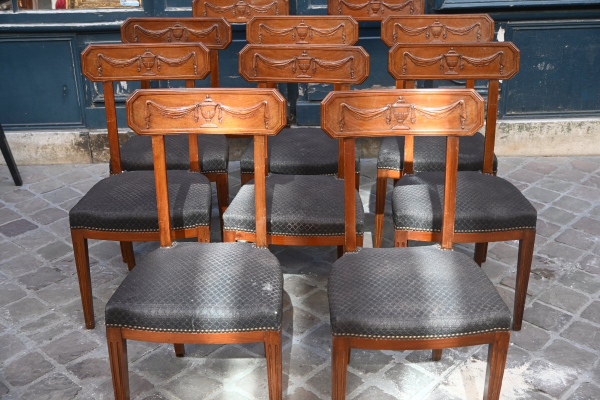 Elégante serie de 10 chaises à bandeau en acajou XIX-photo-1