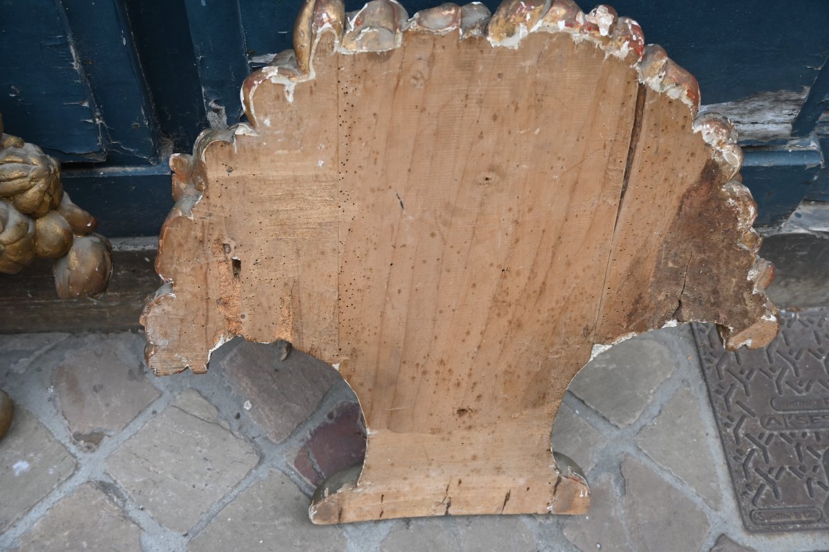Paire de grands bouquets et paniers en bois sculpté et doré d époque Directoire fin XVIII-photo-4