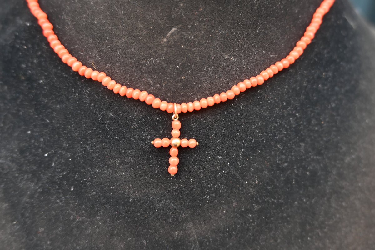 Charming Coral Necklace With A Cross, 19th-century Craftsmanship-photo-3