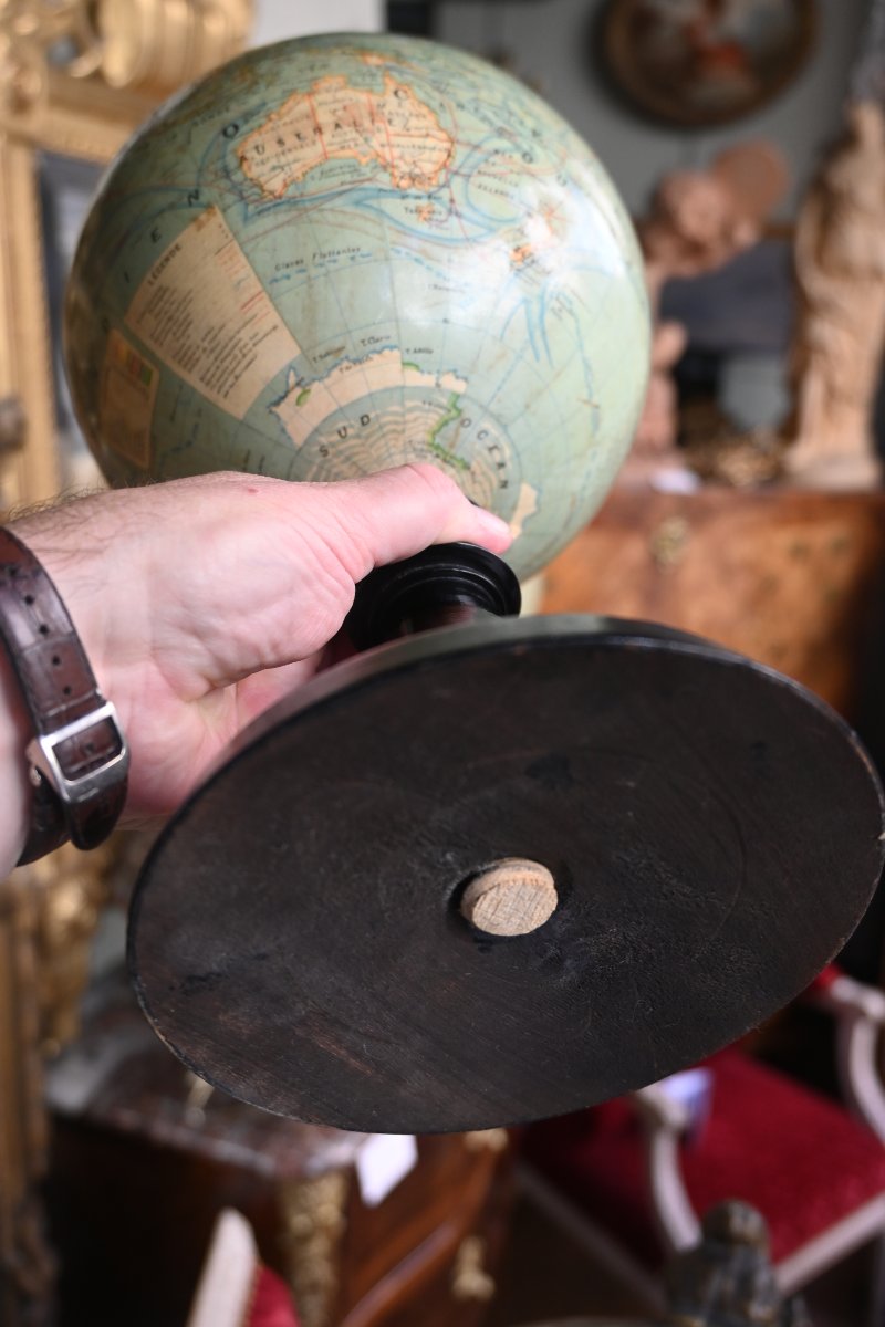 Globe terreste ou mappemonde    par Forest  vers 1920-photo-2