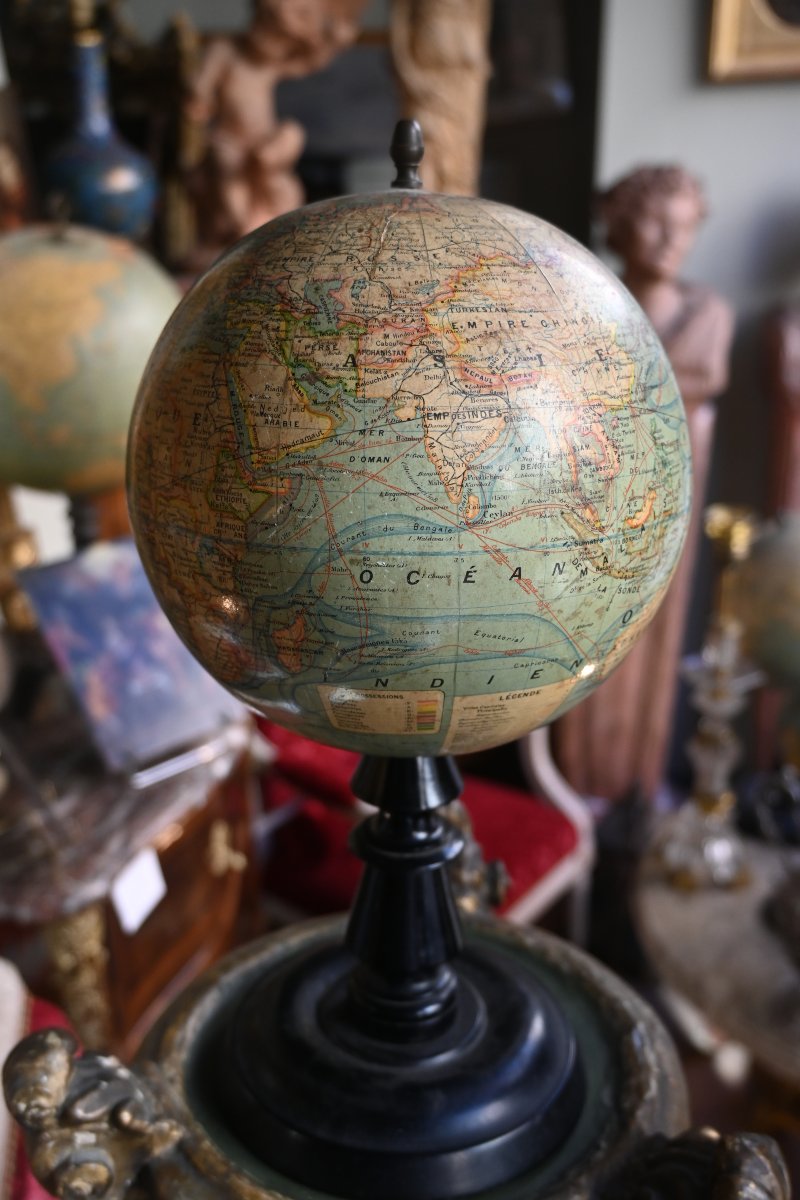 Globe terreste ou mappemonde    par Forest  vers 1920-photo-5