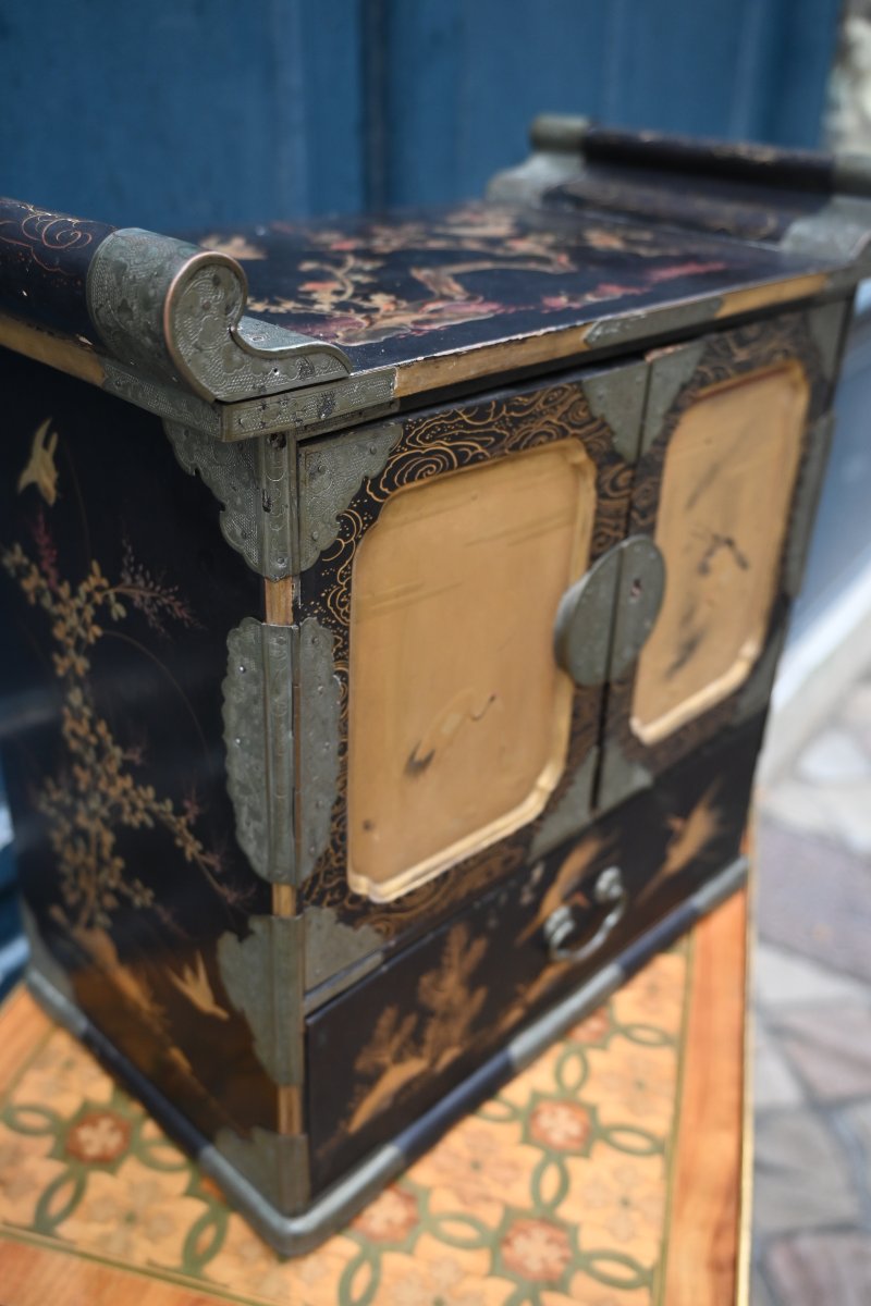 Small Lacquer Cabinet, Meiji Period, 19th-century Japan-photo-2