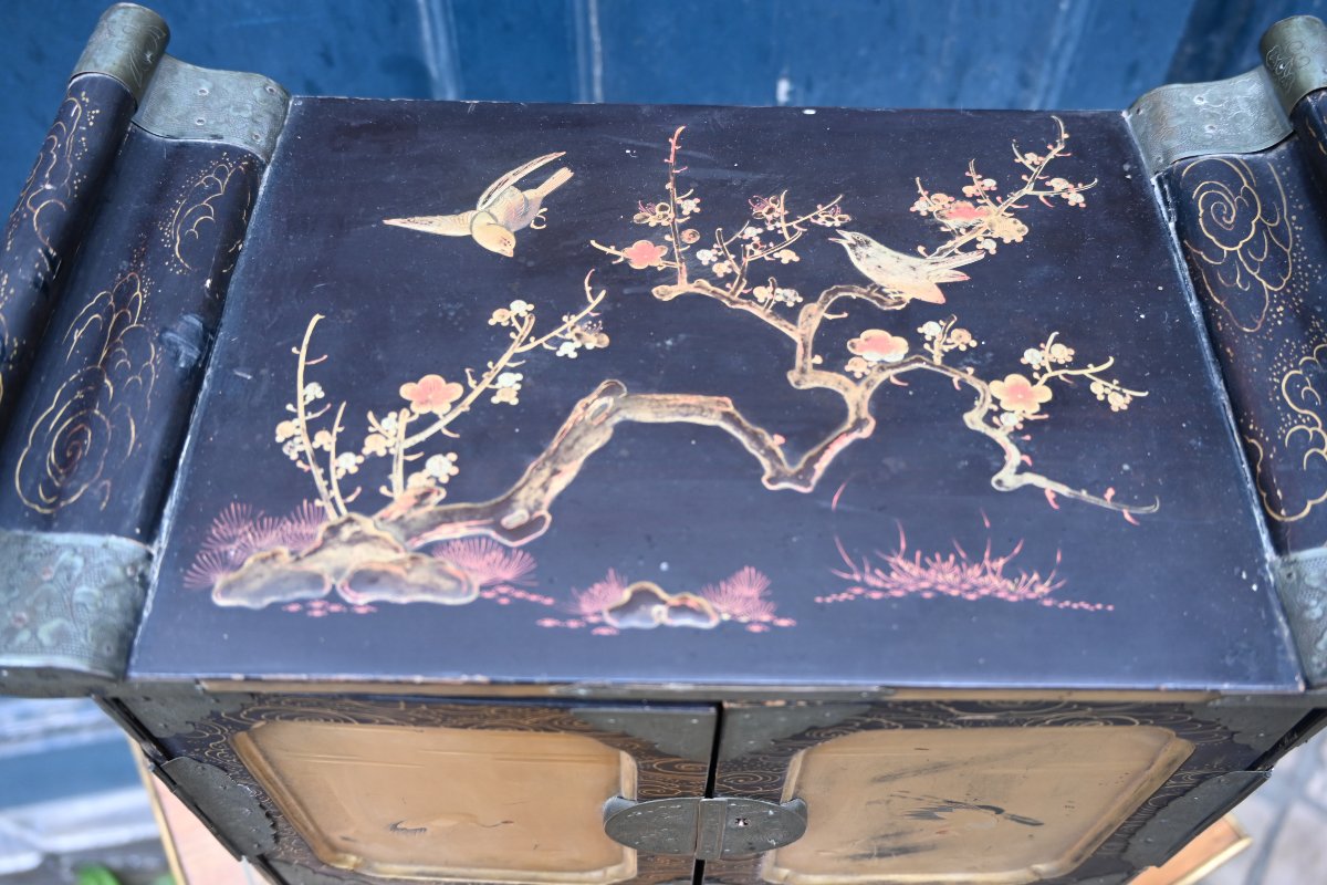 Small Lacquer Cabinet, Meiji Period, 19th-century Japan-photo-3