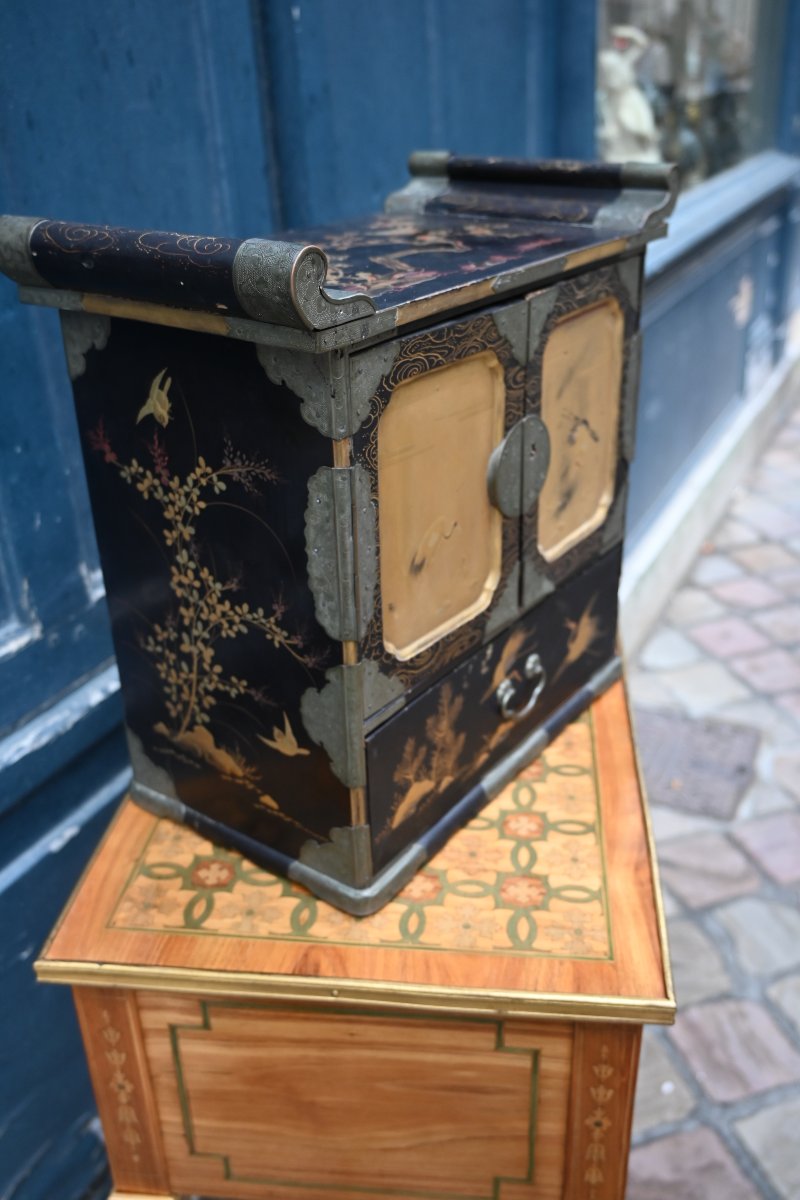 Small Lacquer Cabinet, Meiji Period, 19th-century Japan-photo-3