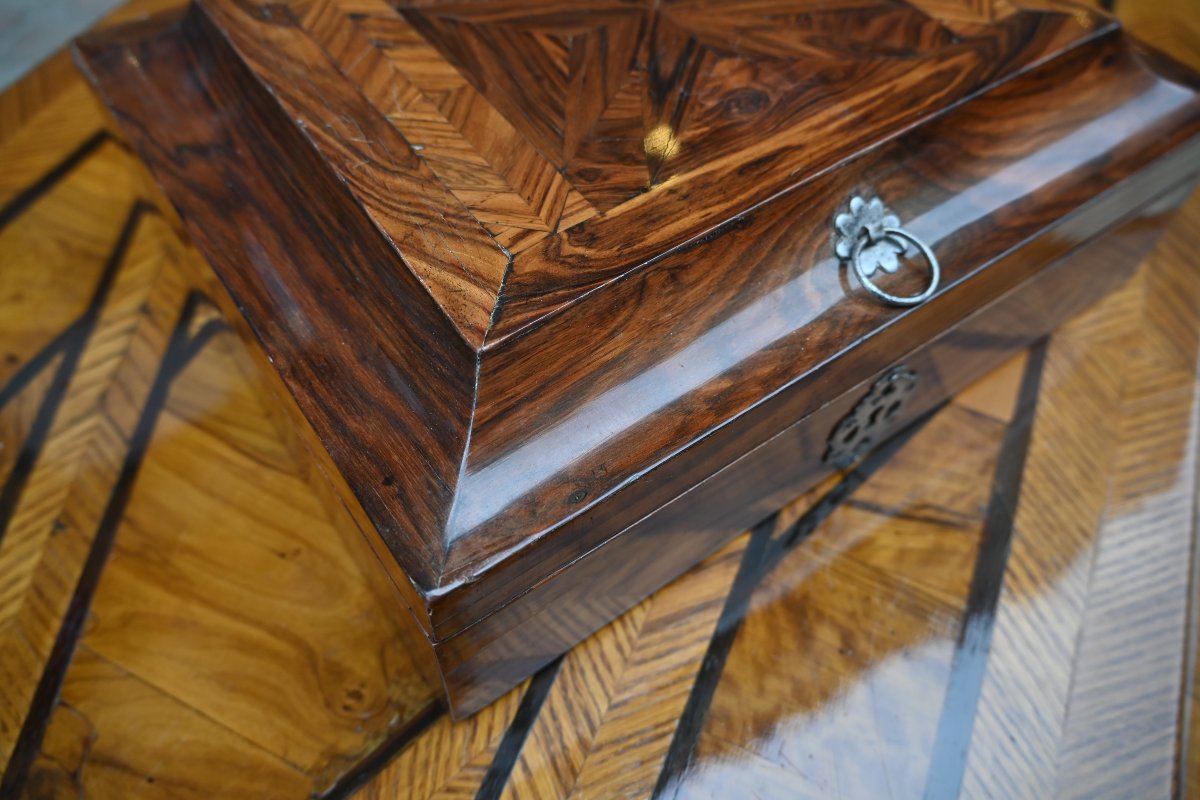 Coffret  en bois de placage d époque Louis XIV-photo-3
