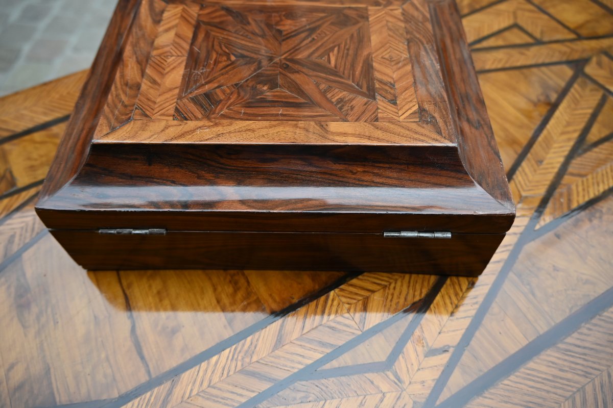 Coffret  en bois de placage d époque Louis XIV-photo-6