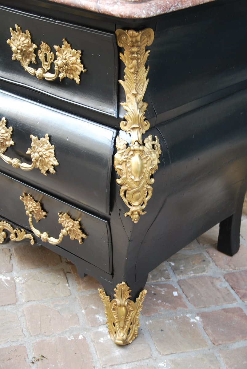 Commode Tombeau Laquée Noir , Bronzes C Couronné D Epoque Louis XV-photo-1