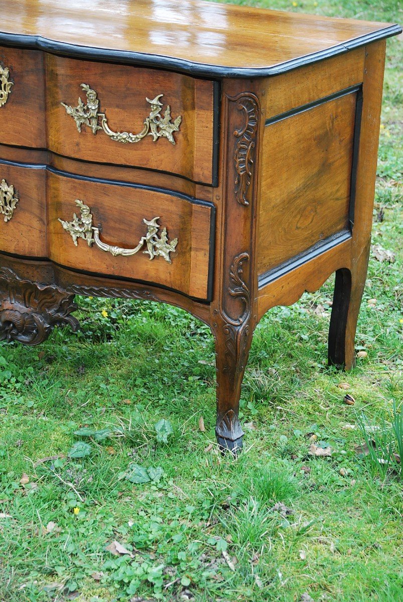 Importante Commode En Noyer Par Hache , époque Louis XV-photo-1