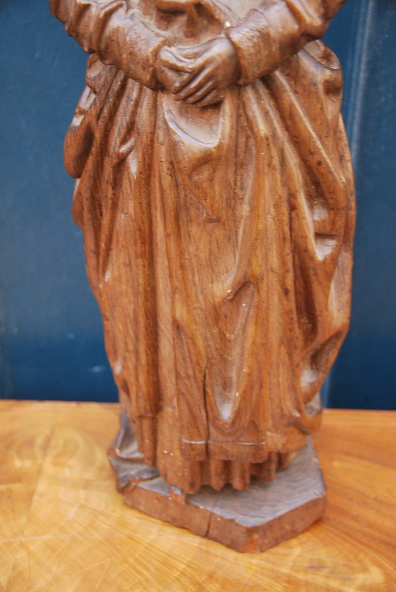 Sculpture Representing A Woman From The Middle Ages-photo-4