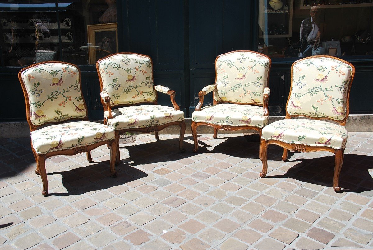 Suite  De Deux Fauteuils à La Reine Et Deux Chauffeuses D époque Louis XV-photo-3