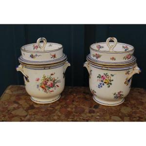 Sèvres, Pair Of Porcelain Pot Covers From The 18th Century 