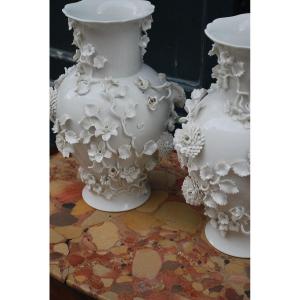 Pair Of Vases With White Background And Meissen Flower Decor