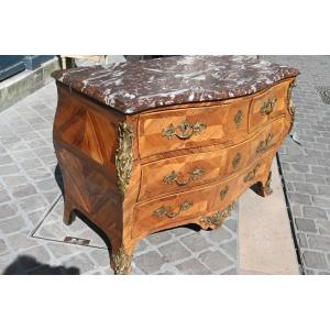 Commode tombeau d époque Louis XV estampillée de Dufour