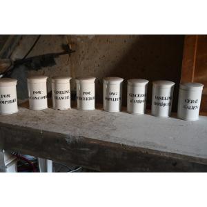 Ensemble de 8 pots à pharmacie en porcelaine de Mehun  XIX