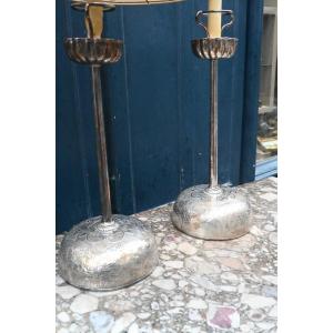 Paire de lampes bougeoirs en métal argenté , Japon XIX